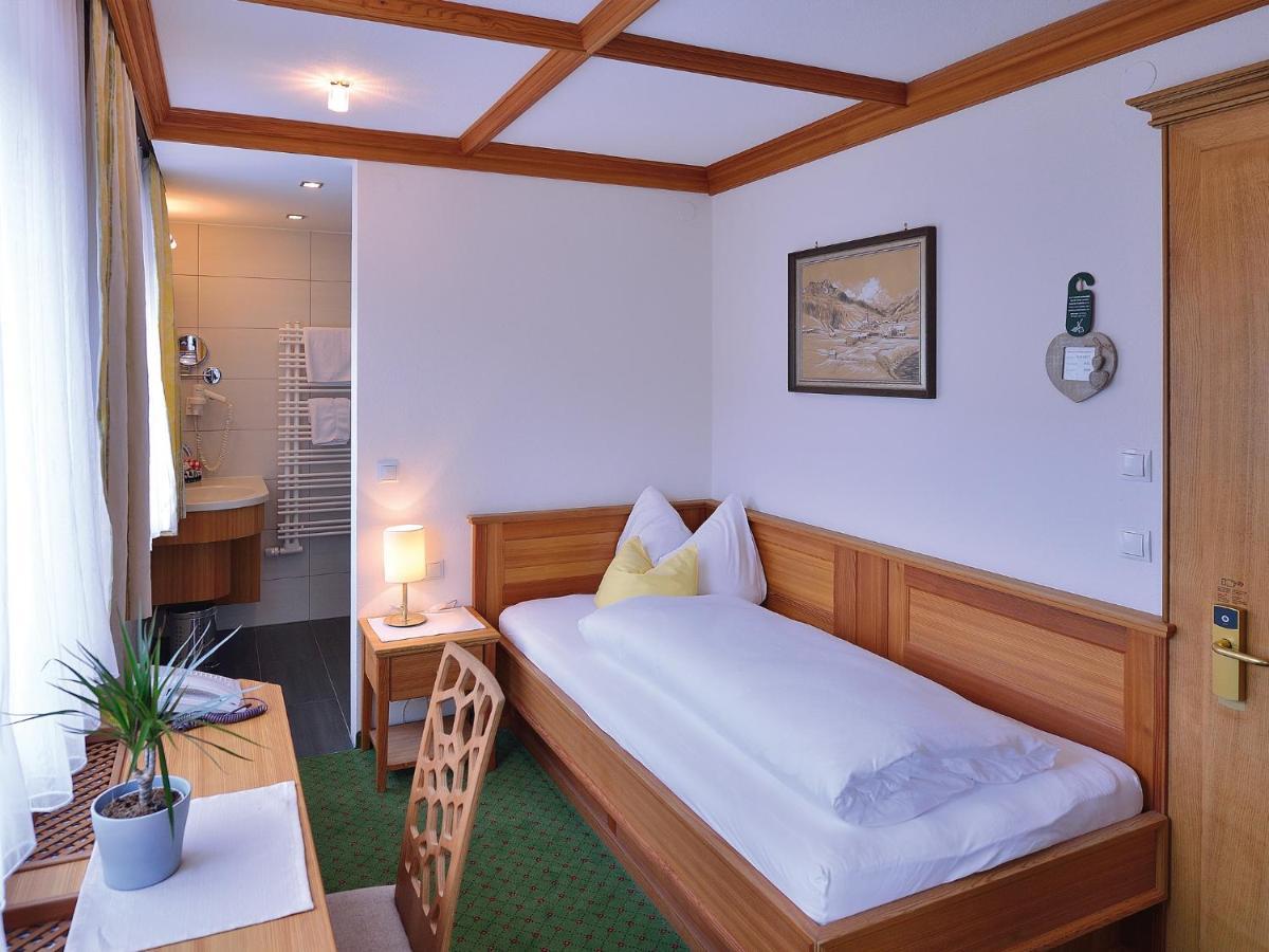 Pension Cafe Fritz Lech am Arlberg Ngoại thất bức ảnh